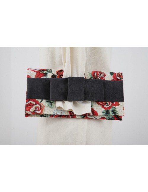 Rose clutch bag with a gray...