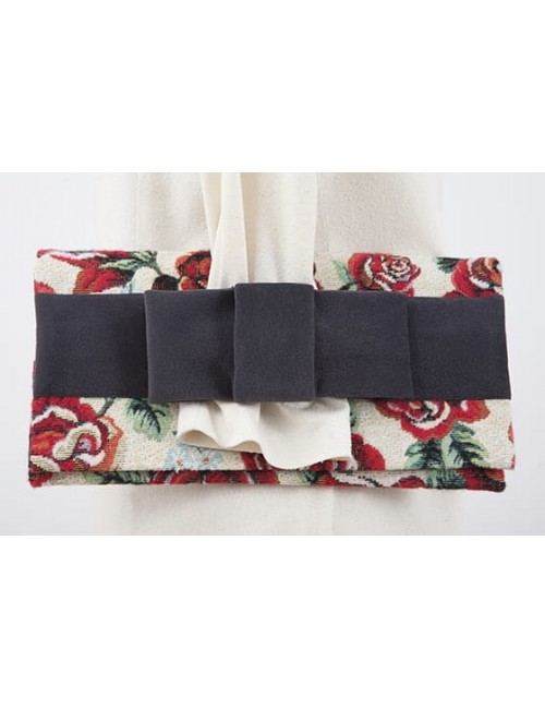 Rose clutch bag with a gray...